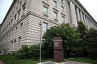 IRS awards bonuses to 1,100 who owe back taxes