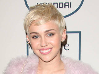 Miley Cyrus scraps remainder of tour