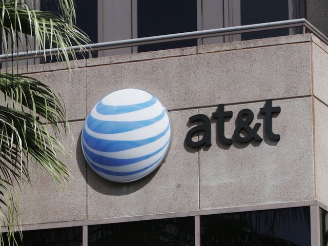 AT&T responds to massive cellphone outage AT&T responds to massive cellphone outage