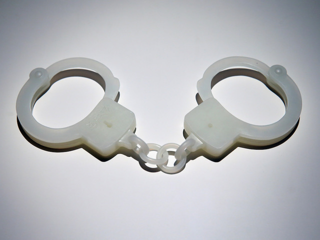 Child calls 911, reports mom is drunk driving