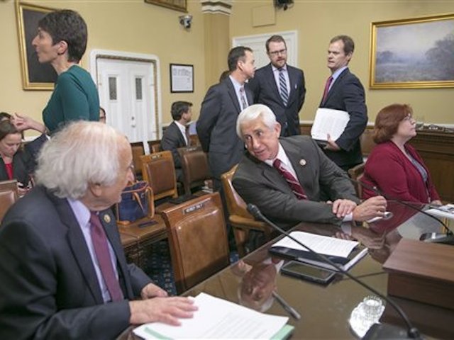 Congress Oks short-term spending bill