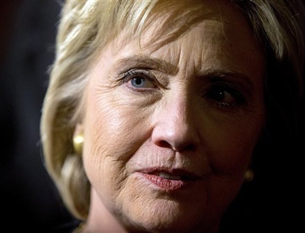 Cruz and Clinton feel pressure in Iowa