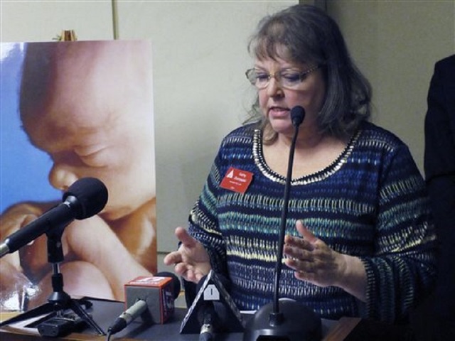 Several states seek to block abortion method