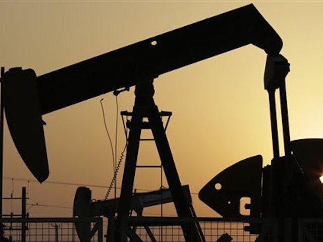 Oil's downfall aided by rise of fracking