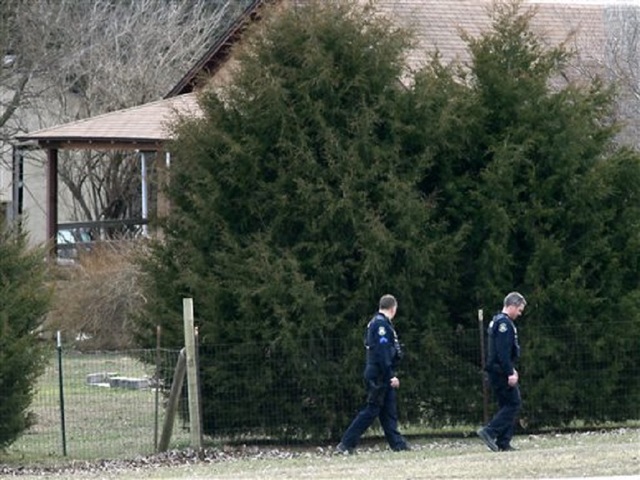 Kansas shooting suspect in custody in Missouri