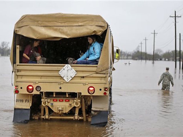 3 dead after historic flooding in Louisiana