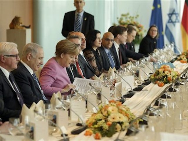 German FM: Refugees must reject anti-Semitism