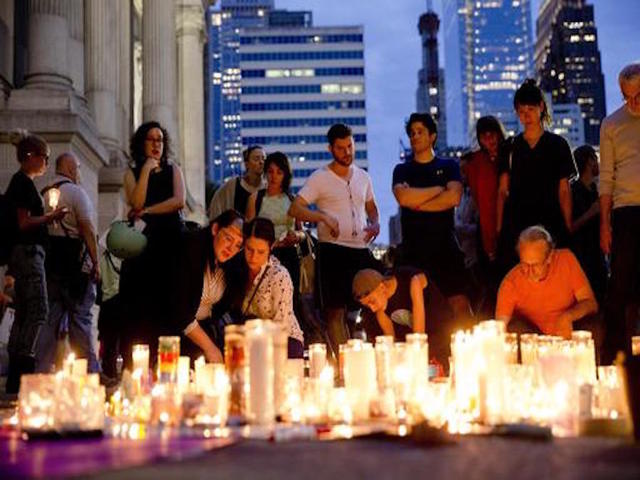 Thousands attend vigils around US for Orlando victims