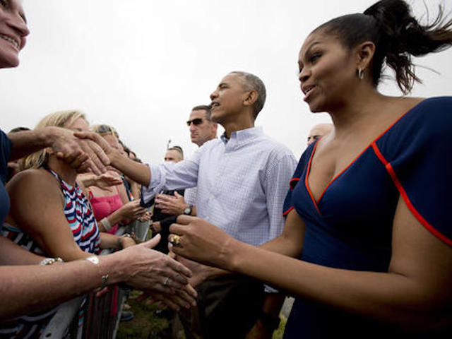 President Obama and family arrives at Martha's Vineyard for 2-week break