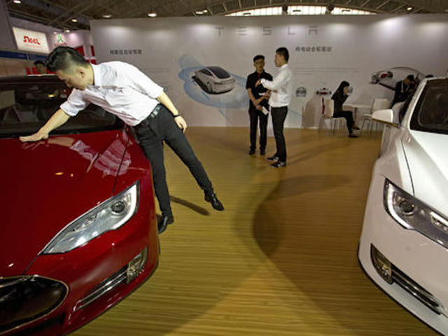 Tesla's autopilot system under scrutiny in fatal China crash