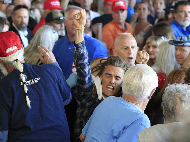 Using hashtag #tellamericaitsgreat, Canadians attempt to uplift Americans during divisive election