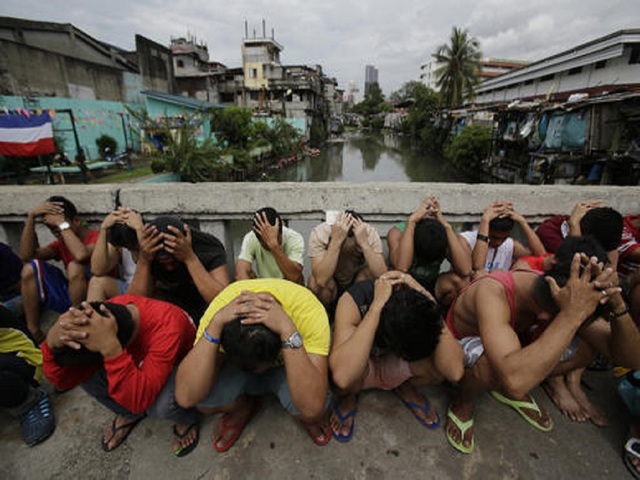 Filipino mayor among 10 dead in clash with anti-drug police
