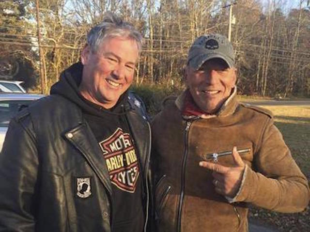 Bikers help Bruce Springsteen, stranded on the side of the road