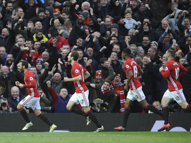 Fans sleep in bathroom to try to catch key game