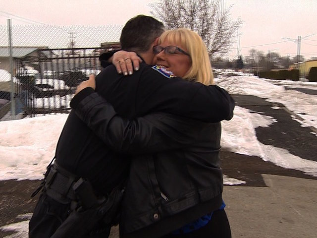 'Guardian angel' rescues woman trapped in a burning car