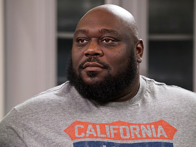 Video captures 'Elf' actor Faizon Love in fight with airport staff