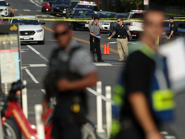 Congressional ballgame goes on despite shooting
