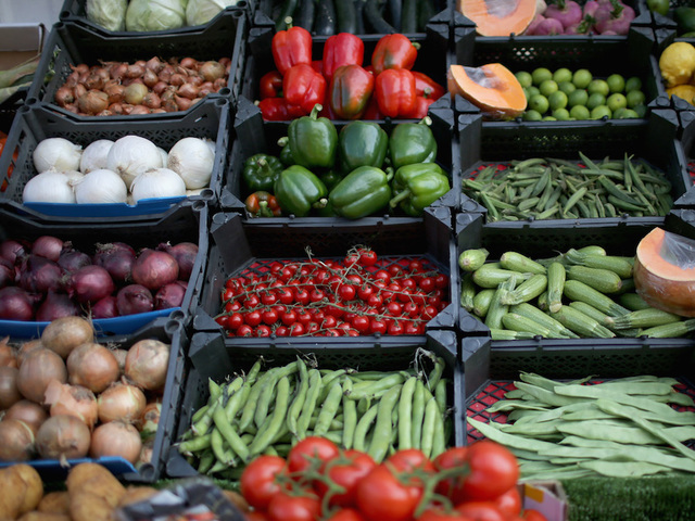 11 tips to get kids to eat healthy