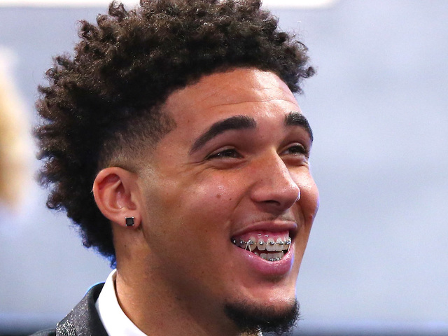 LiAngelo Ball, 2 other UCLA basketball players heading back to US after China incident