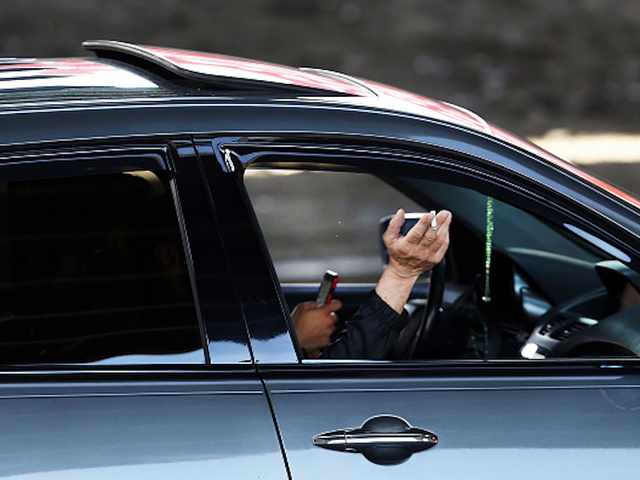 New York county proposes ban on smoking in car with kids